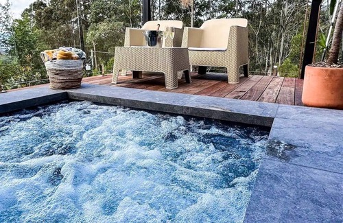 Kangaroo Valley Villa | Mike's Kangaroo Valley. A relaxing private cabin surrounded by beautiful nature.