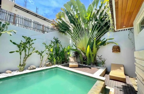 Legian House | Mila's Villa Large 3 bedroom villa in the heart Legian.