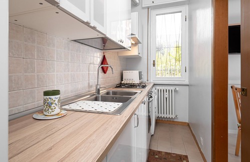 Villa San Giovanni Apartment | Milan: Easy flat in Milan next to the red line underground!