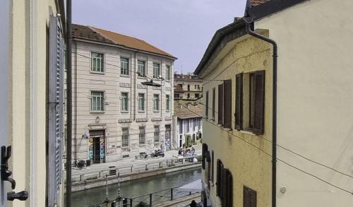 Porta Genova Apartment | Milano Navigli Canal View Studio Apt