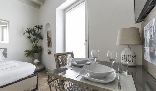 Porta Genova Apartment | Milano Navigli Canal View Studio Apt