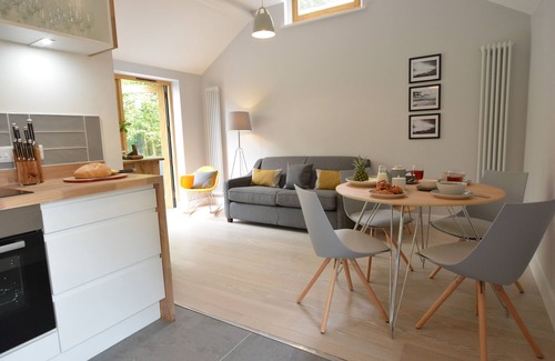 Halesworth Cottage | MILK PARLOUR, pet friendly, with a garden in Halesworth