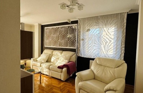 Redondela Condo | Millenium Apartment