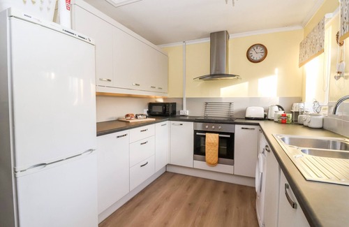 Malton Cottage | MILLERS COTTAGE, pet friendly, with a garden in Malton