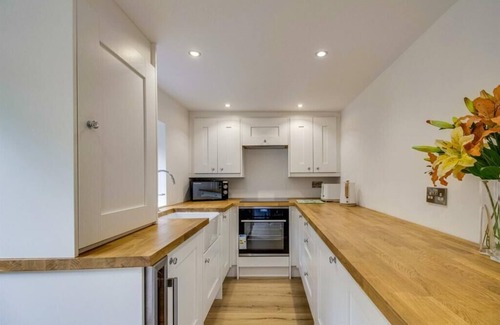Newmillerdam Cottage | Millstone Cottage - Newmillerdam