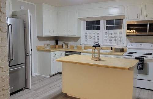 Erwin Cottage | MilltownSassy is located in Erwin,NC near interstates 95&40. 7mi from Campbell