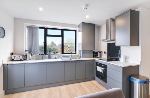 Yardley Gobion Apartment | Milton Keynes Infra Mews Apt 07 + Parking by 360Midlands - Serviced Apartment