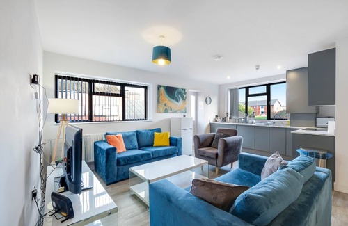 Yardley Gobion Apartment | Milton Keynes Infra Mews Apt 07 + Parking by 360Midlands - Serviced Apartment