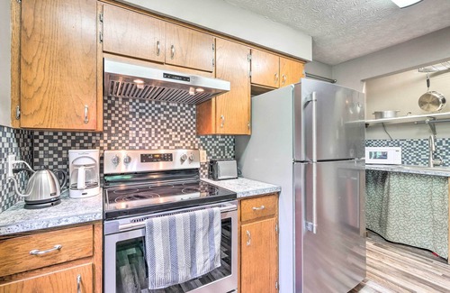 Dalton Apartment | 'Mimi’s Place' ~ Ohio Countryside Duplex w/Deck