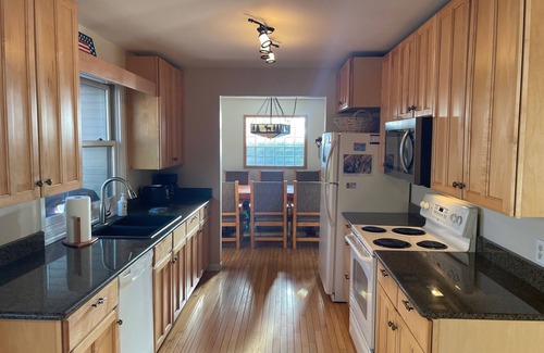 Carriage Hills House | Min. 10% discount 7 day stay, 10 min. to RMNP, Mtn Views, 2 decks, pets allowed