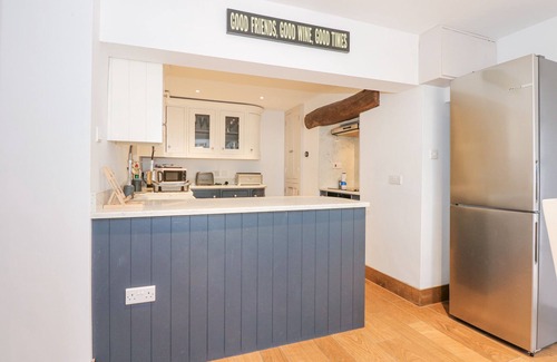 Edern Cottage | MIN Y MOR - MORFA NEFYN, pet friendly, with open fire in Morfa Nefyn
