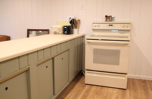 Bradley House | Miner Lake Lakefront Beach Cottage for Family Fun