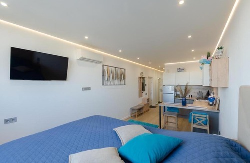 Shevchenkivs'kyi District Apartment | Mini-Smart 1