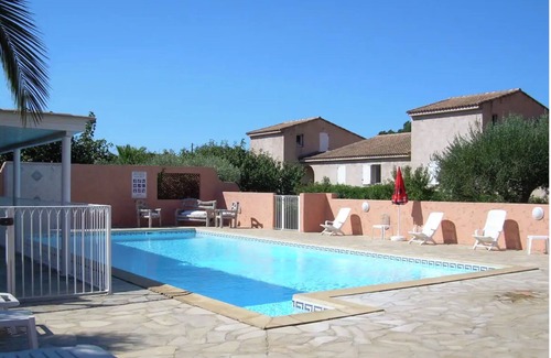 Pinarellu Villa | MINI VILLA 2/4 pers. terrace, garden, private covered parking AND COMMON SWIMMING POOL