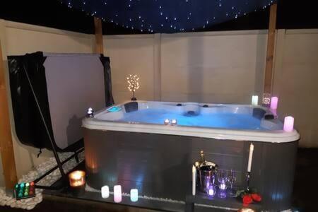 Ychoux Villa | Mini VILLA Coup de Coeur avec Jacuzzi et Sauna Clim Jardin clos et parking sur place