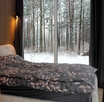 Kahala Apartment | Minimaja ja saunamaja vaatega männimetsale