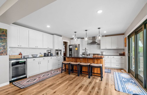 Lindstrom House | MINNeSTAY* Kichisaga Retreat Lake Home | Family