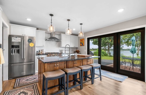 Lindstrom House | MINNeSTAY* Kichisaga Retreat Lake Home | Family