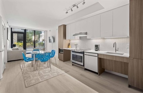 NoMa Hotel | Mins from Metro Red Line | Pet-Friendly | Union Market Nearby