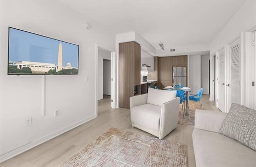 NoMa Hotel | Mins from Metro Red Line | Pet-Friendly | Union Market Nearby