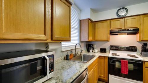 Savannah House | Mins To Downtown! Ping-Pong&Pets - Halcyon Hangout