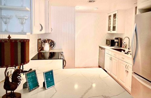 West Bay House | Minutes From 7 Mile Beach