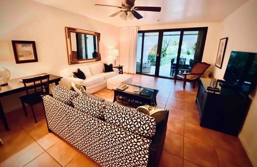 West Bay House | Minutes From 7 Mile Beach