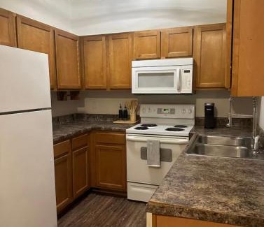 Johnson City Apartment | Minutes from all attractions!