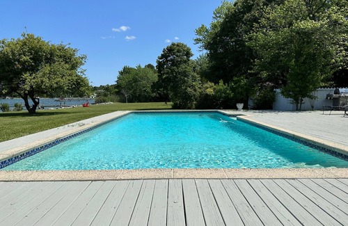 Bozman House | Minutes from Downtown St. Michaels | Pool | Kayaks | Private Dock | Newly Renova