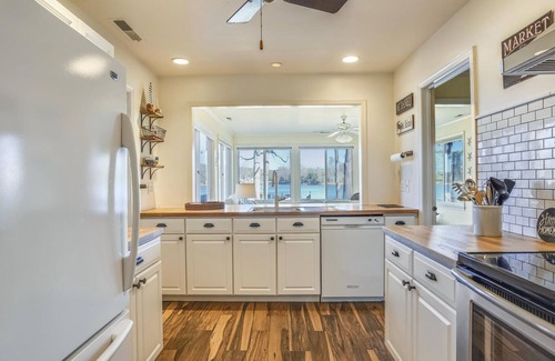 Unionville House | Minutes from Downtown St. Michaels and Tilghman | Private Dock | Hot Tub