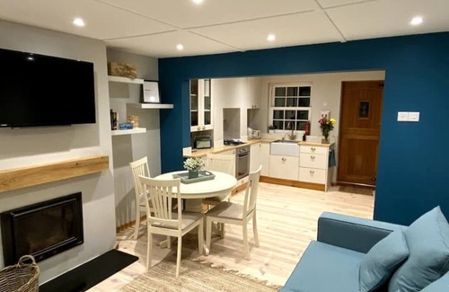 Whitstable Cottage | Minutes from Whitstable beach and high street. Sleeps up to 6