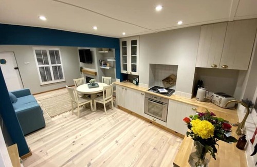 Whitstable Cottage | Minutes from Whitstable beach and high street. Sleeps up to 6