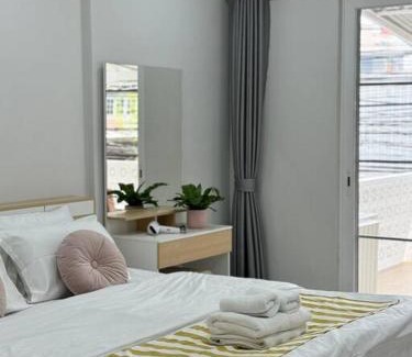 Samsen Nok Villa | MIQ HK256 5BR MRT Ratchada and HuaiKhwang