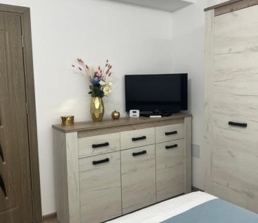 Popesti-Leordeni Apartment | Mira Studio