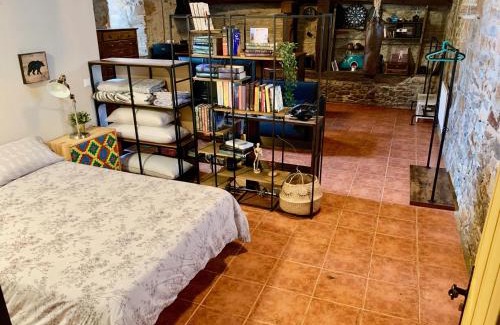 Ponferrada Apartment | Mirador Yellow Door