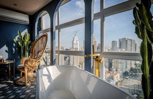 Republica House | Mirante Arcos: View with bathtub from the 37th