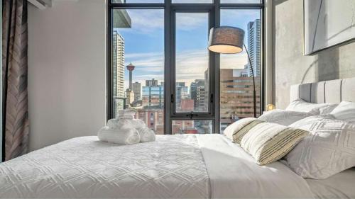 Connaught House | Miso 2 BD - Skyline View Patio Gym Pool & AC