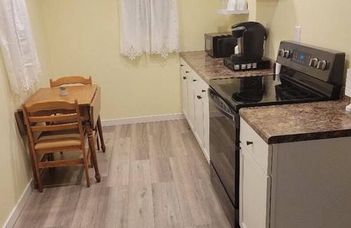 Hoopeston House | Miss Maggie's, Charming 1-bedroom house with WiFi, AC in terrific Hoopeston