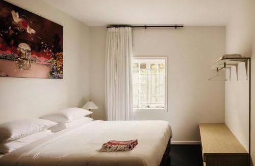 New Farm Apartment | Miss Midgley's - Principals Office 1 King Bed