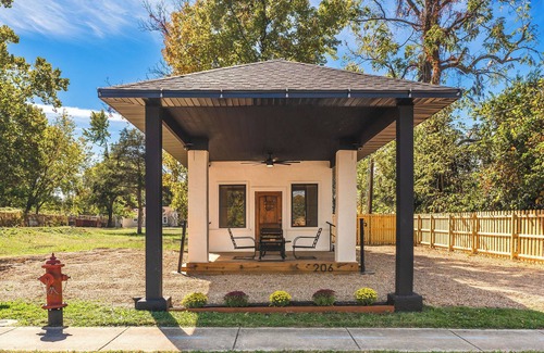 Walnut Grove House | Missouri’s 1st Sinclair Service Station