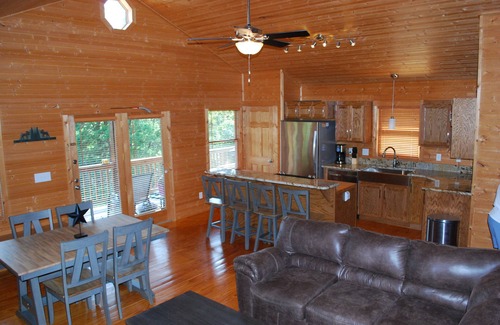 Purlear Cabin | Misty Mountain Retreat - Hot Tub/Pet Friendly/Wi-fi/Scenic Mountain Views