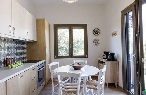 Margarites Villa | Mithonies Villa, with Private Pool & BBQ, Walking distance to shops