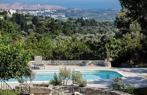 Margarites Villa | Mithonies Villa, with Private Pool & BBQ, Walking distance to shops