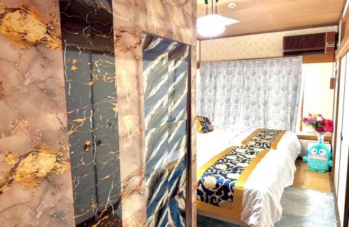 Higashi-osaka Bed & Breakfast | Mito Houses 20 or 27 Pax - Bus & Breakfast Options