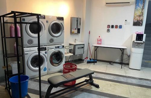 Jenjarom House | MKB Homestay- 2 Queen Bed Studio Room with view & free Parking