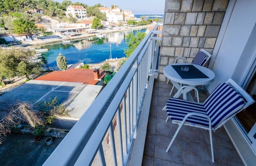 Pomena Apartment | Mljet Gem in Pomena!