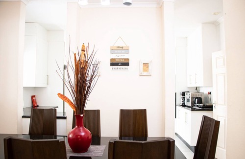 Gaborone Bed & Breakfast | Mmaset Houses 3-bedrooms
