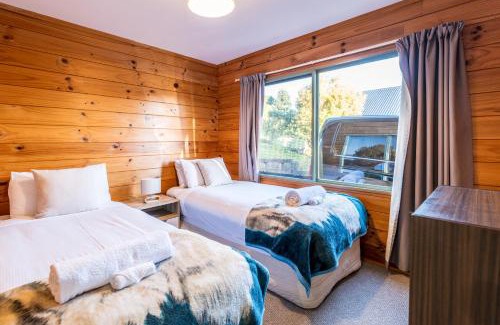 Blackpool House | Moa Cottage in Oneroa Village
