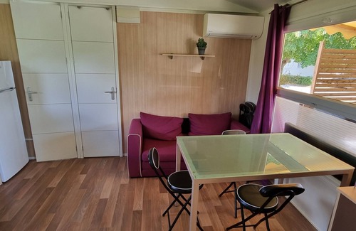 Saint-Maurice-de-Gourdans House | Mobile Home Pour 4 Tout Confort 29m² en Bord de Rivière D'ain - Terrasse Abritée
