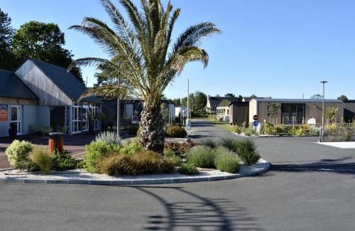 Jullouville House | Mobil-home Grand Confort à 200m de la plage avec piscine chauffée, 4 pers, terrasse, parking - FR-1-361A-21
